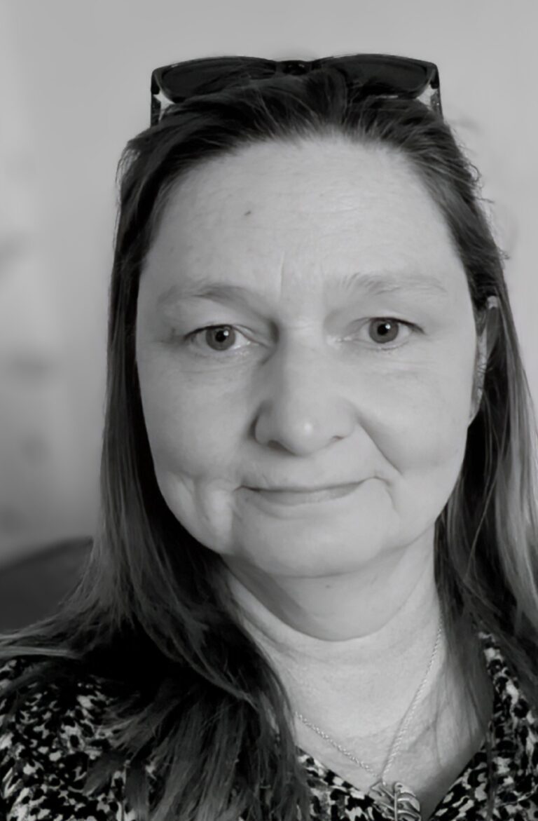 PXL 20250309 1337536263 3 1 768x1171