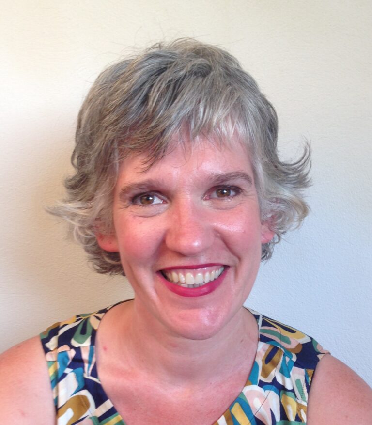 Louise photo pretty 768x877